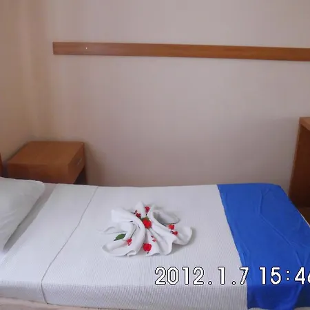 Sardunya Oda ve Kahvaltı 3*